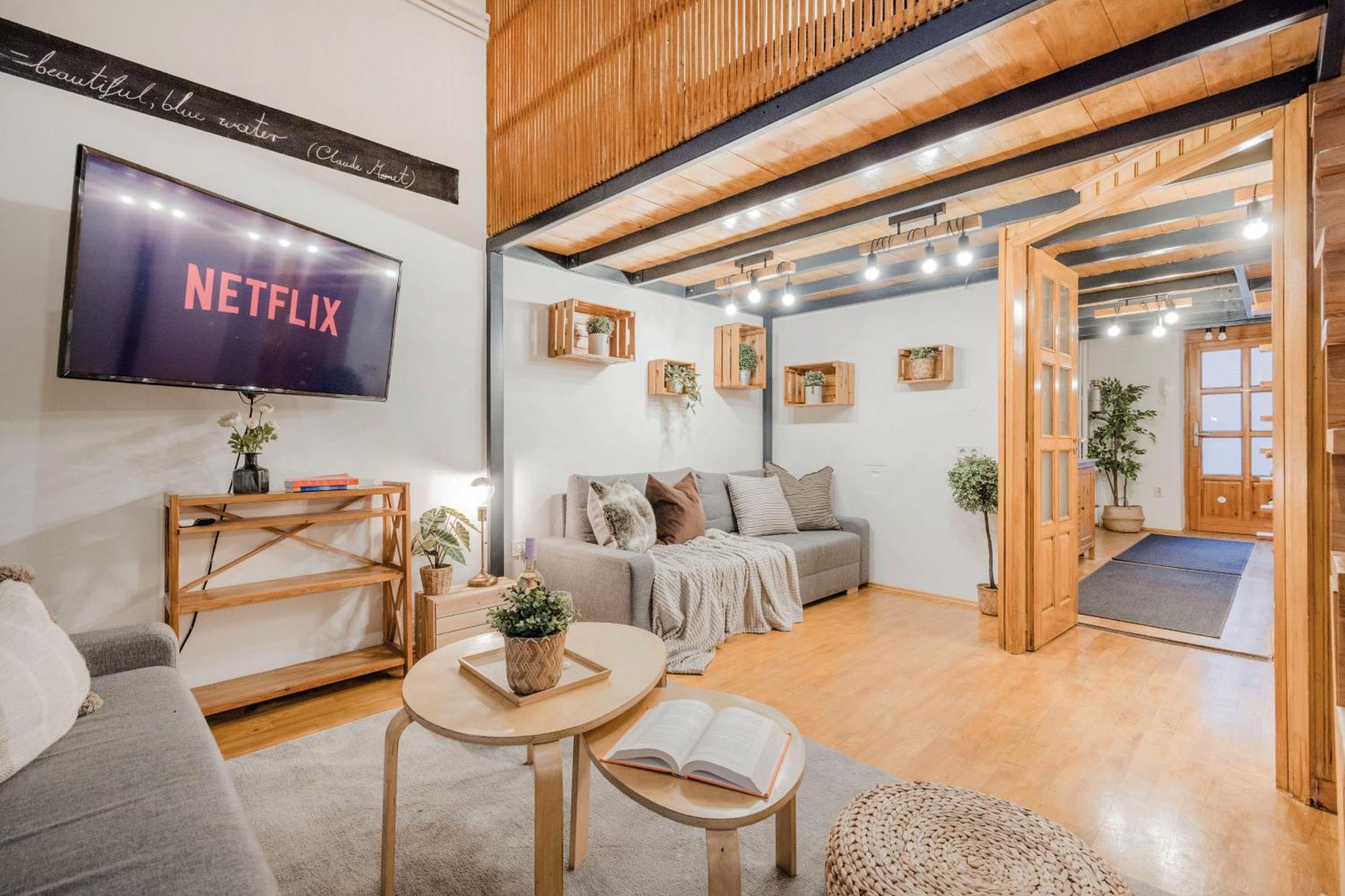 Wellness Wonderland: Garden, Sauna, Jacuzzi In Cbd Budapest Luaran gambar