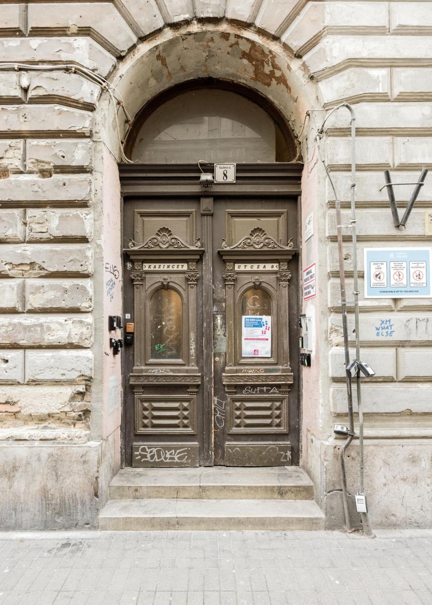 Wellness Wonderland: Garden, Sauna, Jacuzzi In Cbd Budapest Luaran gambar