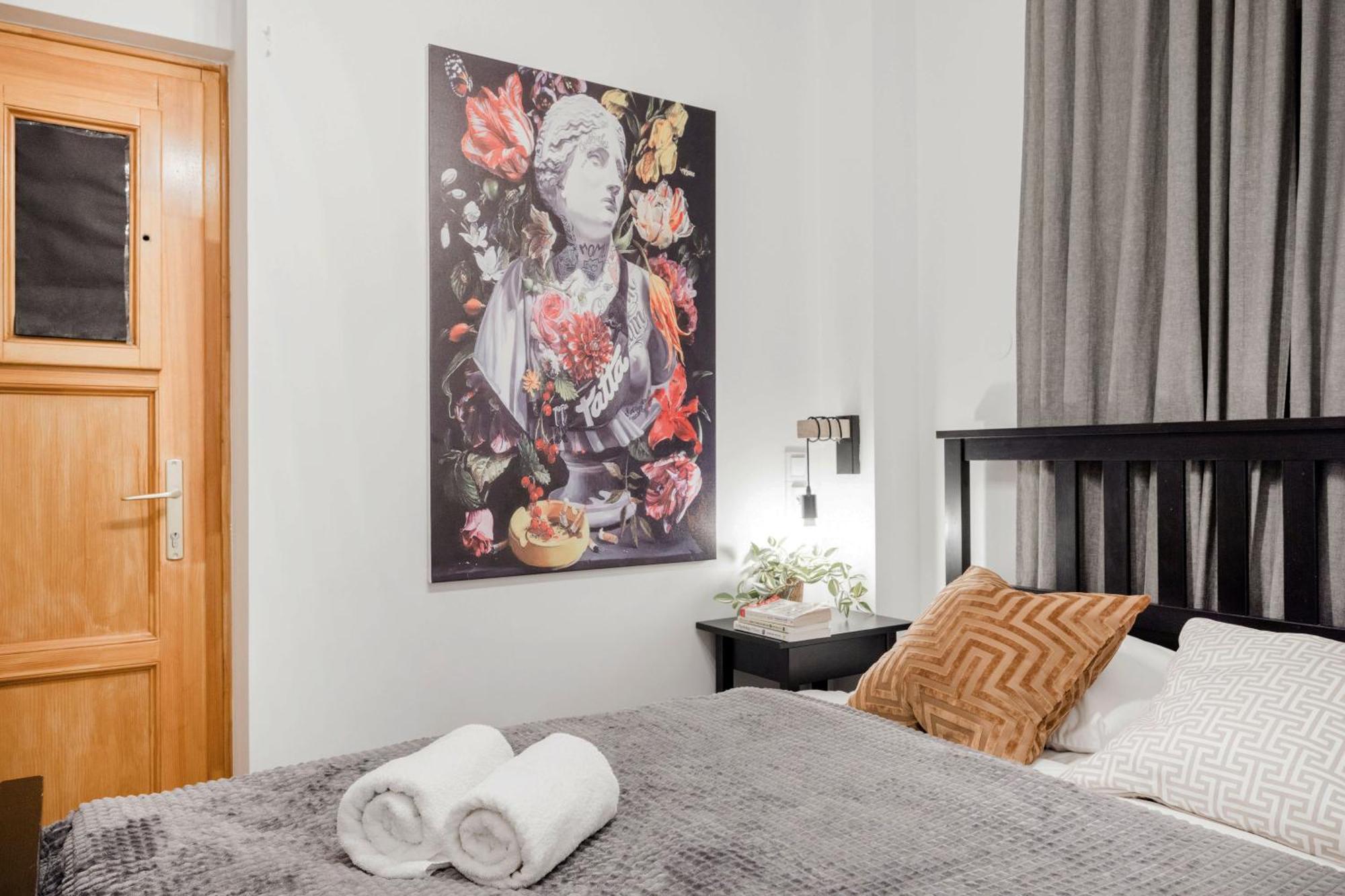 Wellness Wonderland: Garden, Sauna, Jacuzzi In Cbd Budapest Luaran gambar