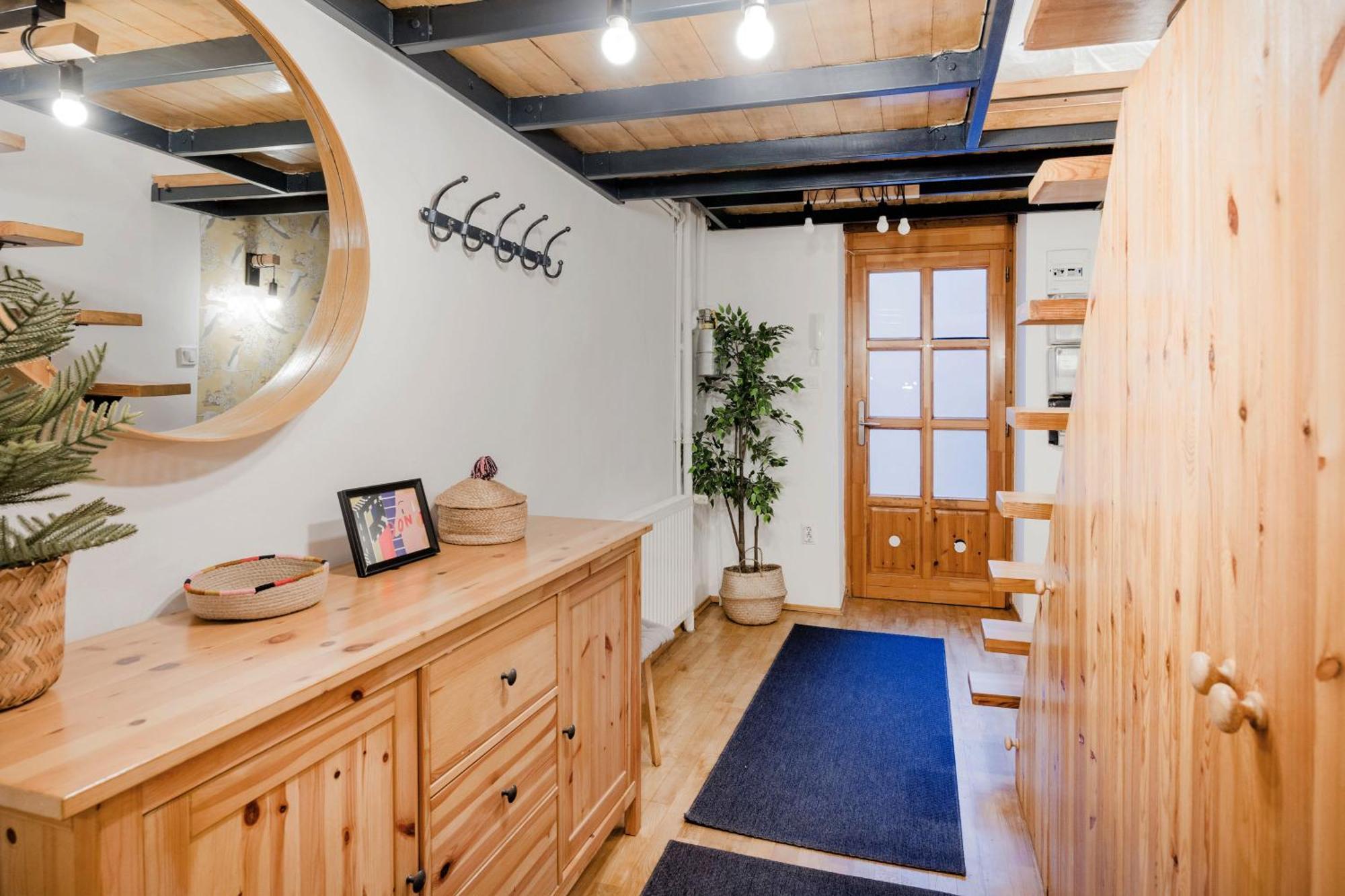 Wellness Wonderland: Garden, Sauna, Jacuzzi In Cbd Budapest Luaran gambar