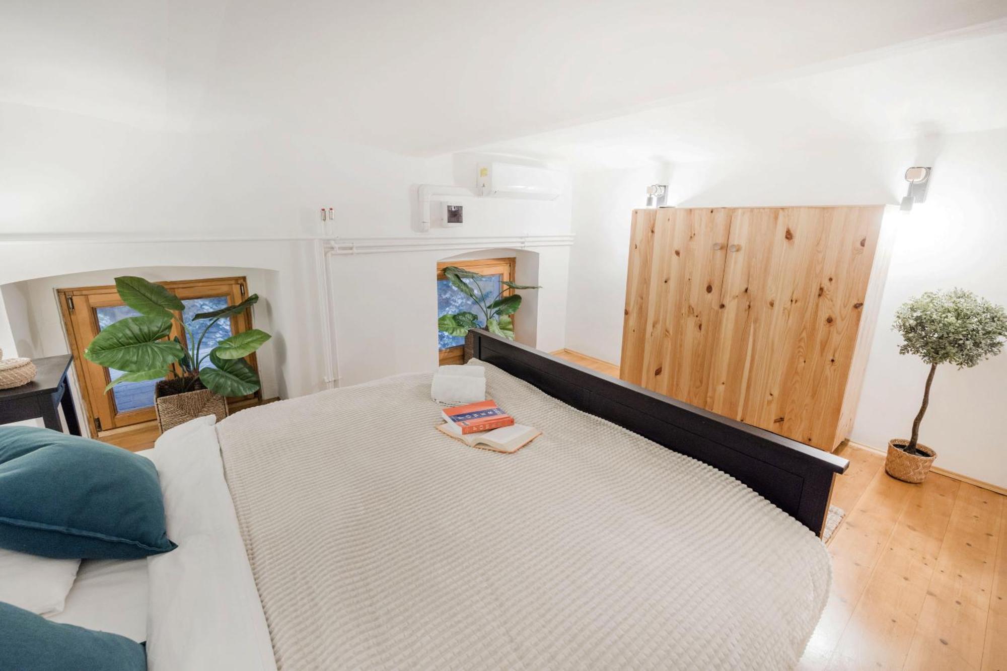 Wellness Wonderland: Garden, Sauna, Jacuzzi In Cbd Budapest Luaran gambar