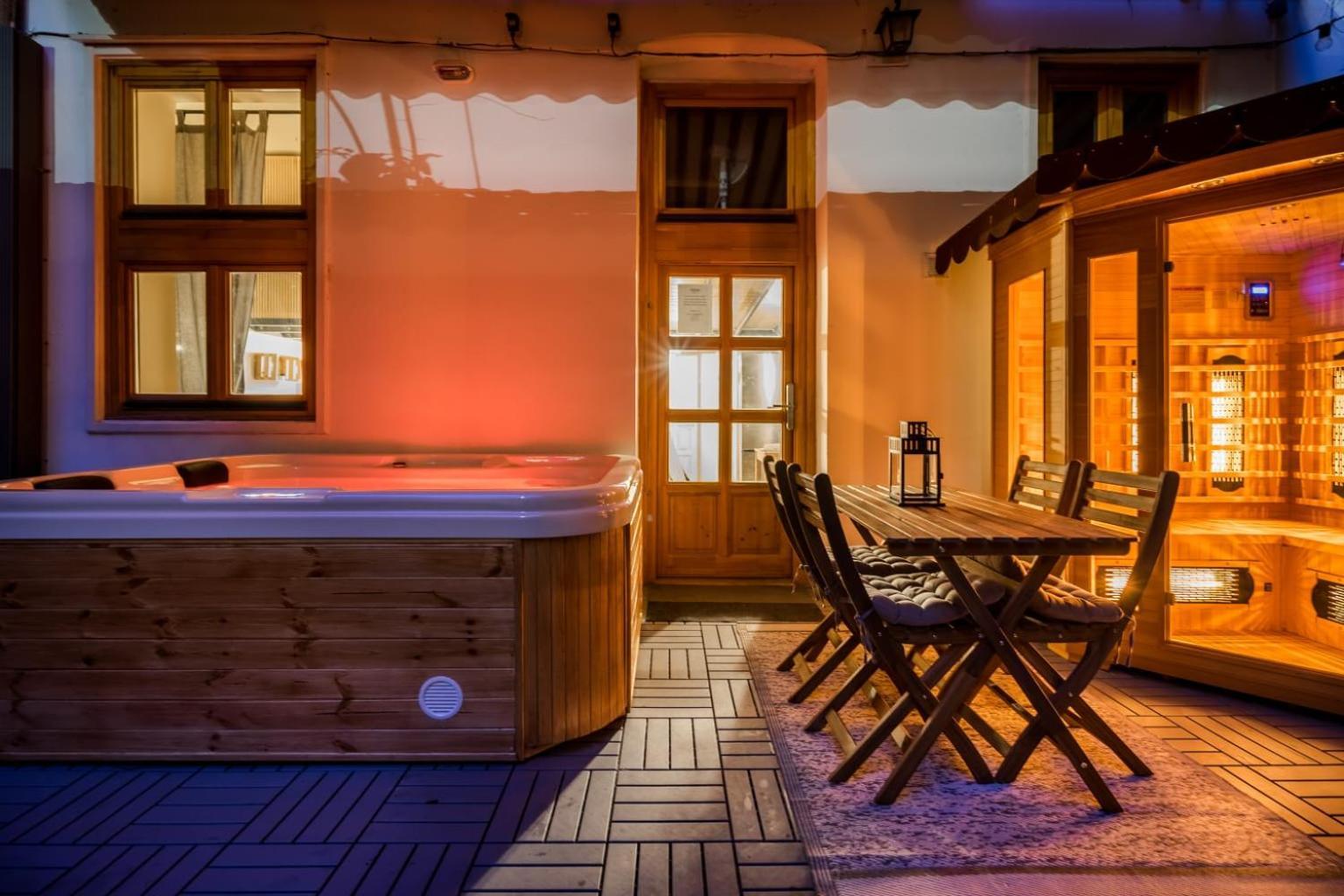 Wellness Wonderland: Garden, Sauna, Jacuzzi In Cbd Budapest Luaran gambar
