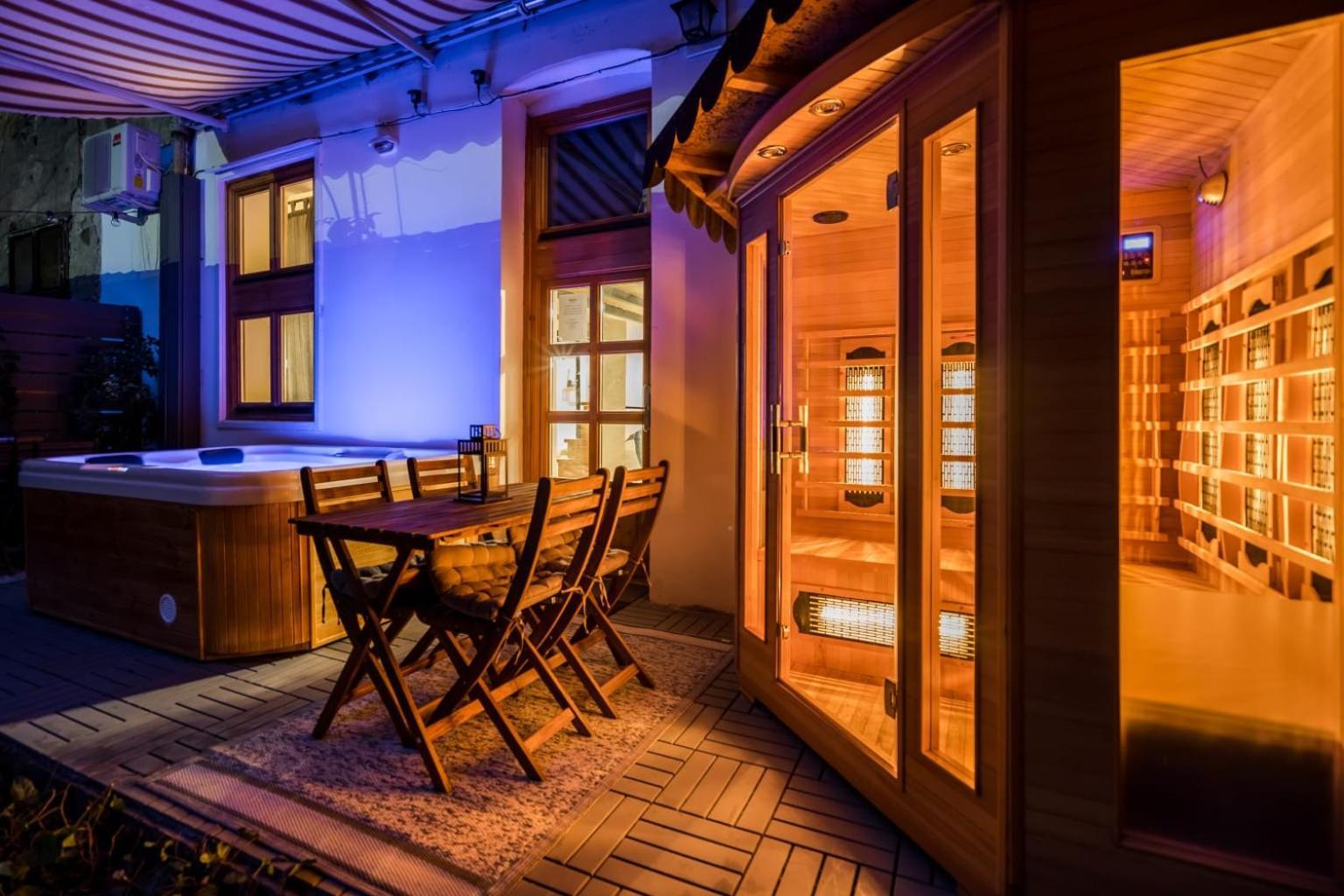 Wellness Wonderland: Garden, Sauna, Jacuzzi In Cbd Budapest Luaran gambar