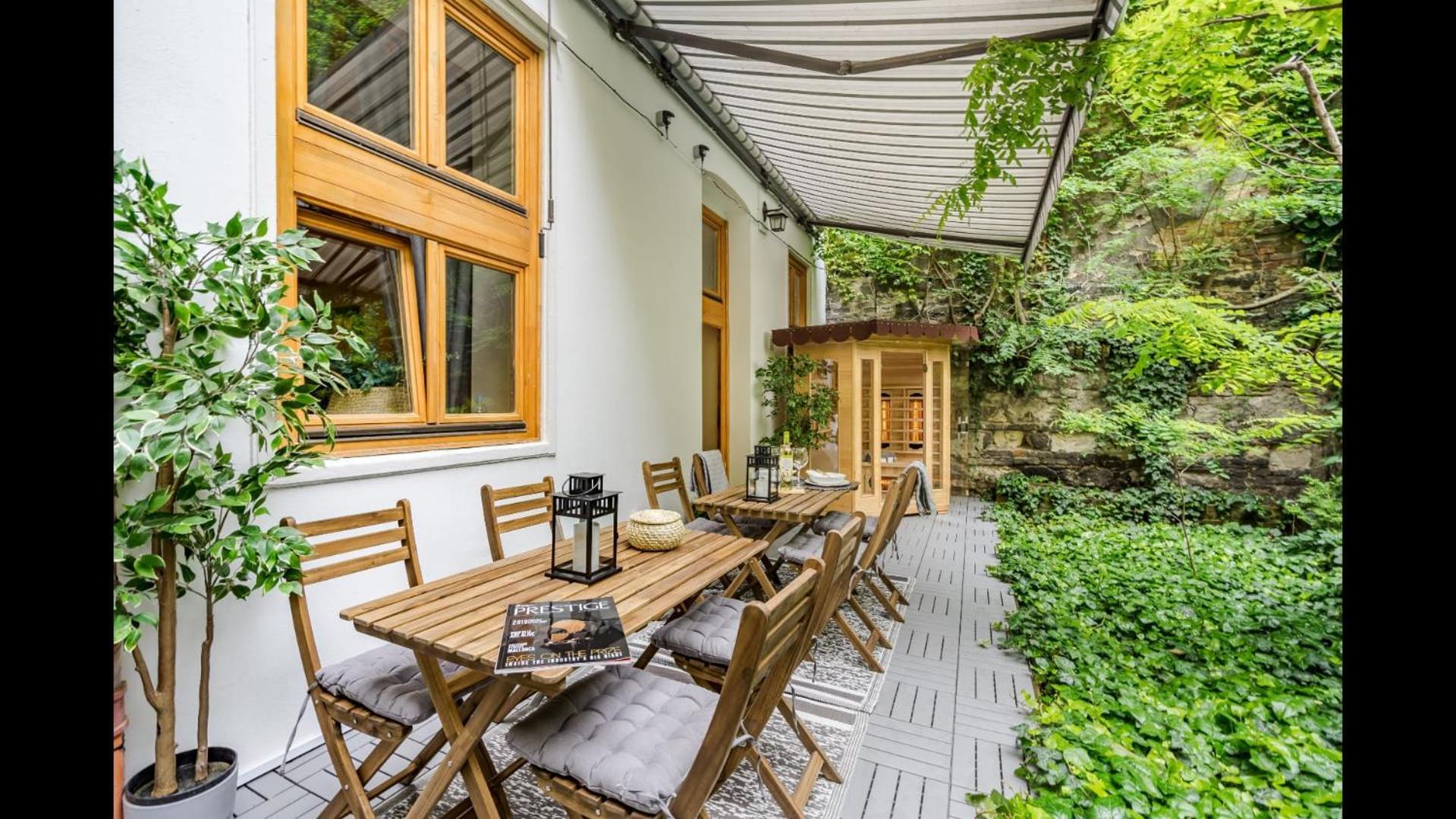 Wellness Wonderland: Garden, Sauna, Jacuzzi In Cbd Budapest Luaran gambar