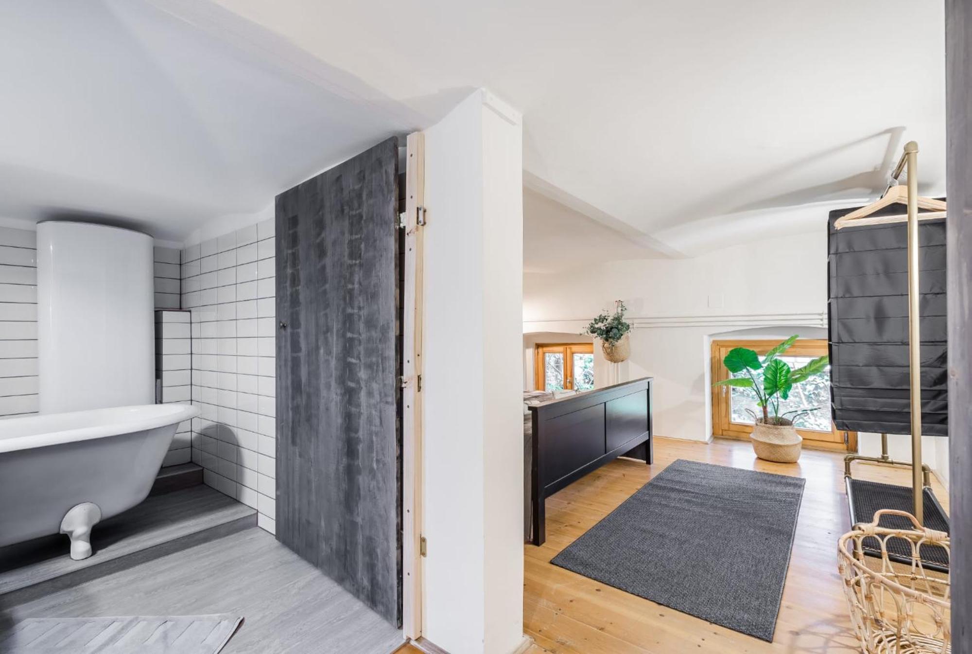 Wellness Wonderland: Garden, Sauna, Jacuzzi In Cbd Budapest Luaran gambar